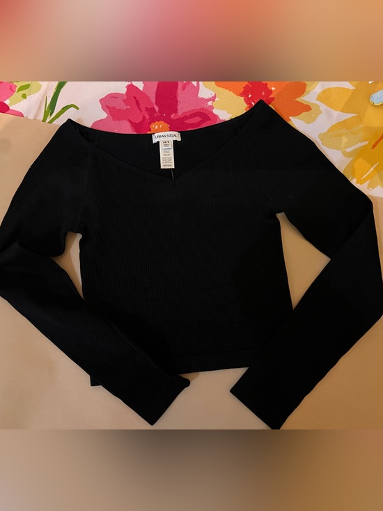 urban social Sweaters - Classic Black V-Neck Ribbed Knit Sweater XS/S
